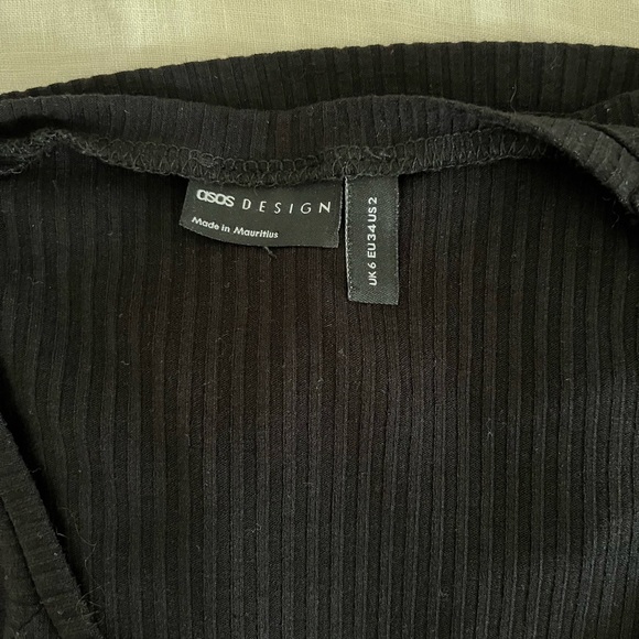 ASOS Ribbed V Neck Tee - Picture 4 of 5